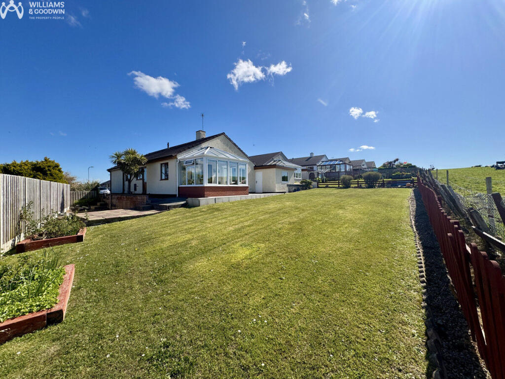 Gorwelion, Valley, Anglesey, LL65 photo 4