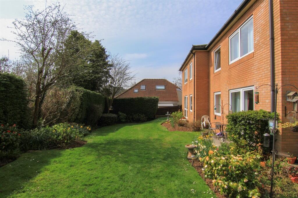 Apartment in Cardiff, Llanishen - View 3
