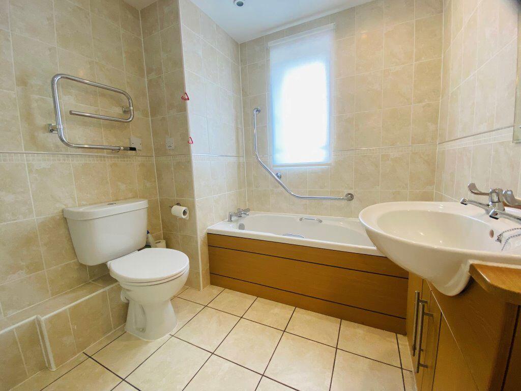 Apartment in Guildford - View 5