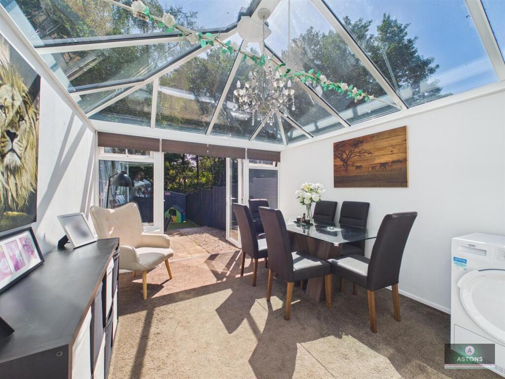 House in Crawley, Maidenbower, Worth - View 2