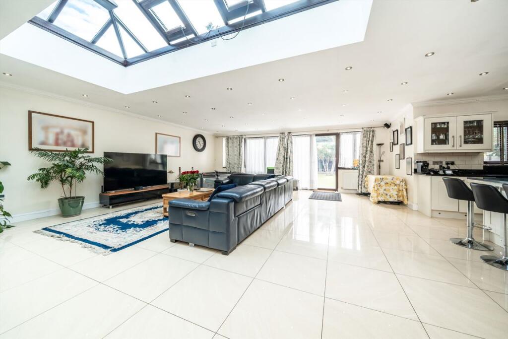 House in London - View 5