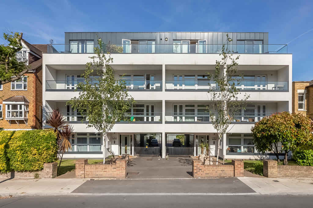 Apartment in London - More