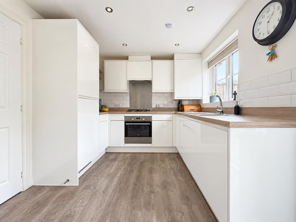 House in Burgess Hill, World's End - View 5