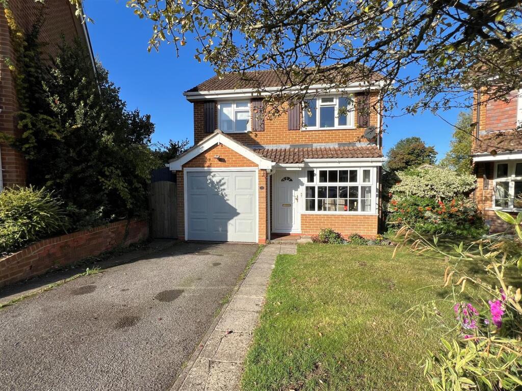 Fulmar Close, Kempshott, BASINGSTOKE - View 2