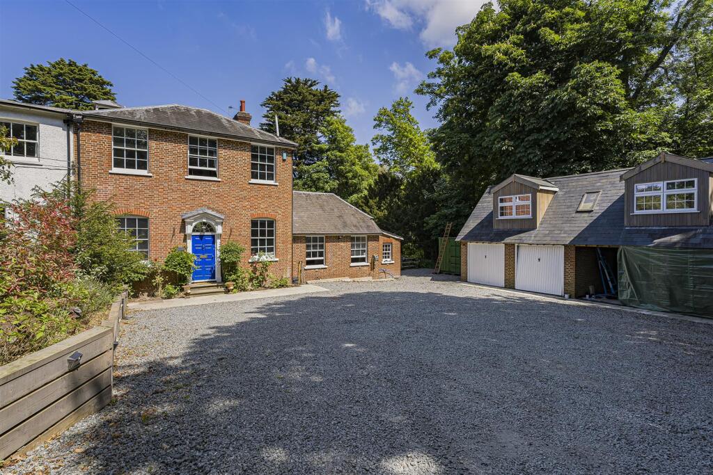 Main image of property: London Road, Wrotham Heath, Sevenoaks