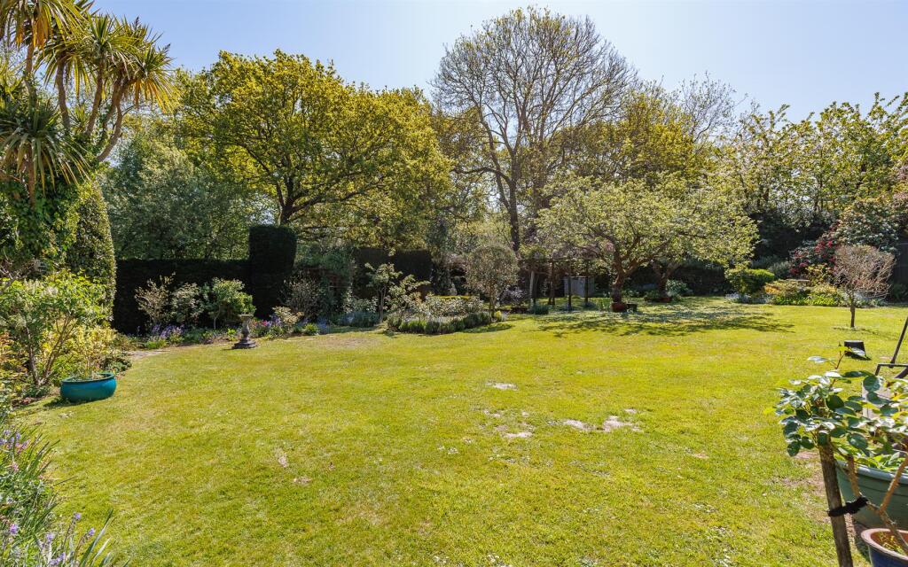 House in Ryde, Wootton Bridge - View 2