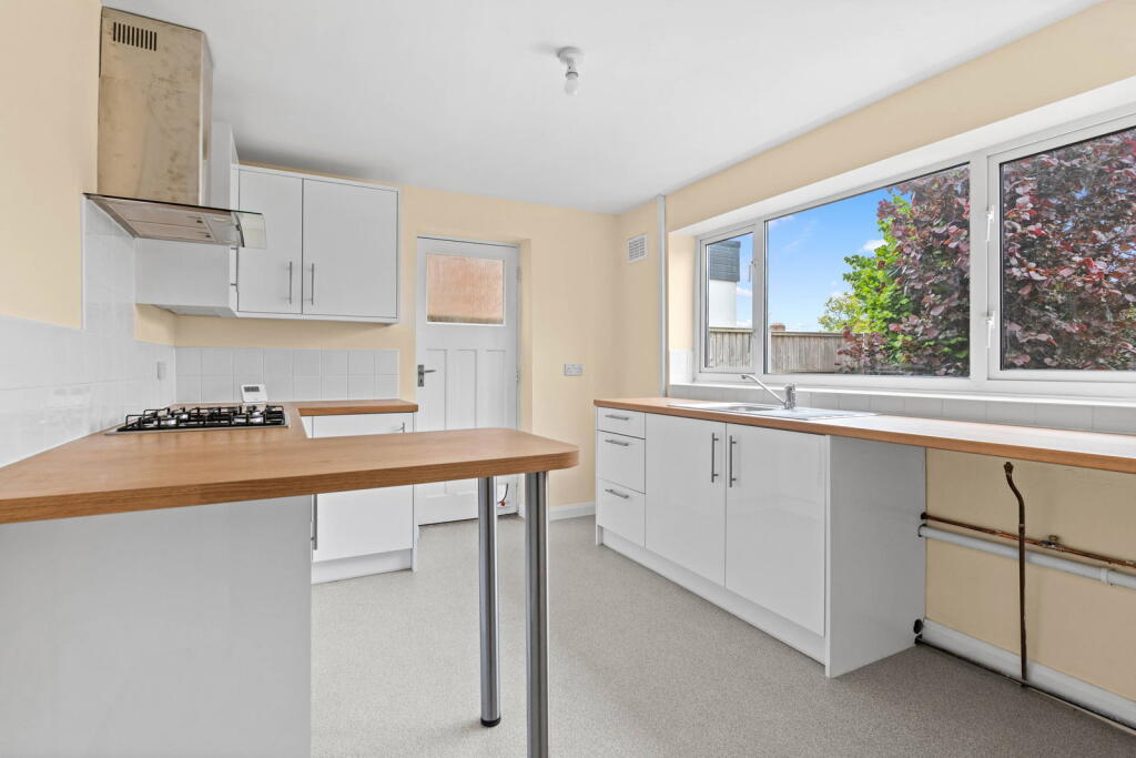 74 Blackfriars Avenue, Droitwich, Worcestershire. WR9 8RH - View 2