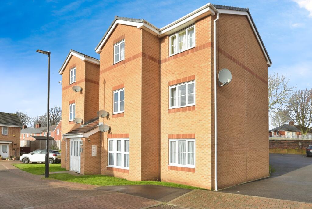 2-bed flat on Fielder Mews, Sheffield, S5, £90,000