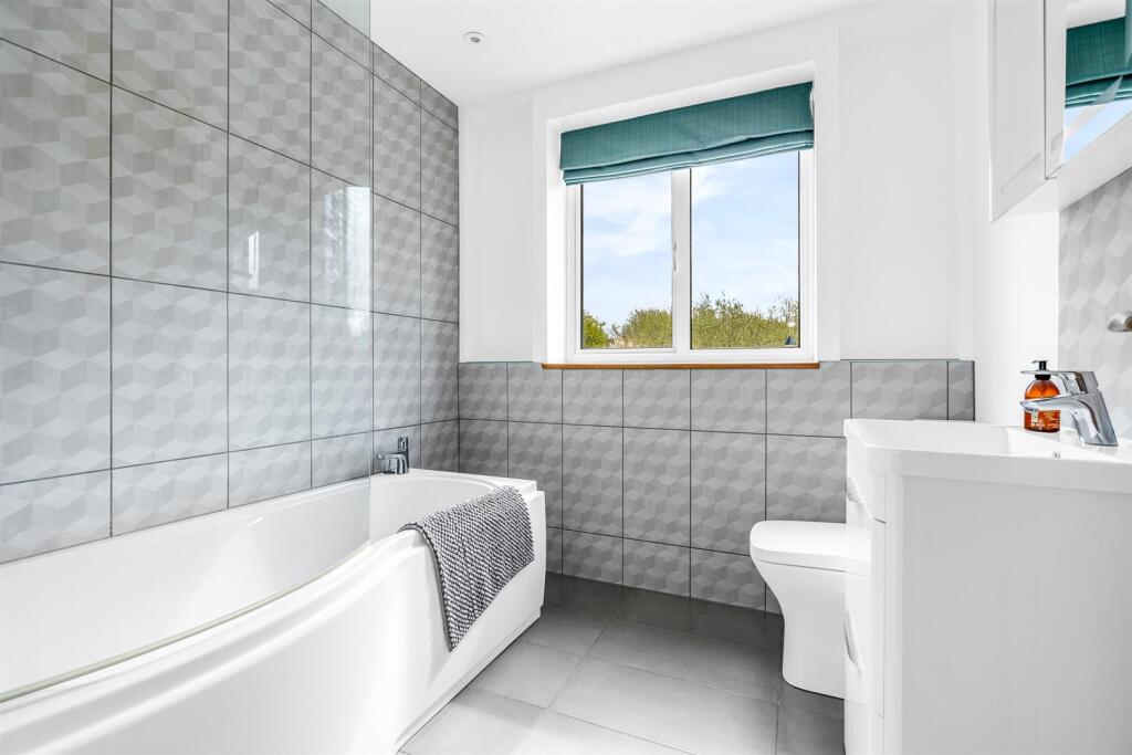 Additional image 22 of Burnham Green Road, Welwyn