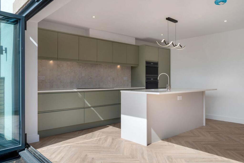 House in Leicester - View 5