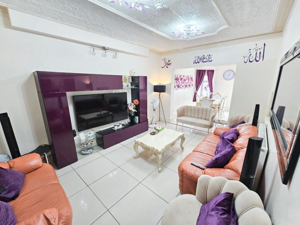 House in Trafford, Greater Manchester - View 5