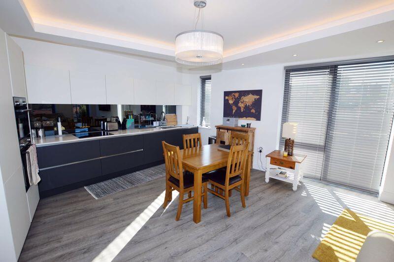 28a Breck Point, Breck Road, Poulton, FY6 7AQ photo 3