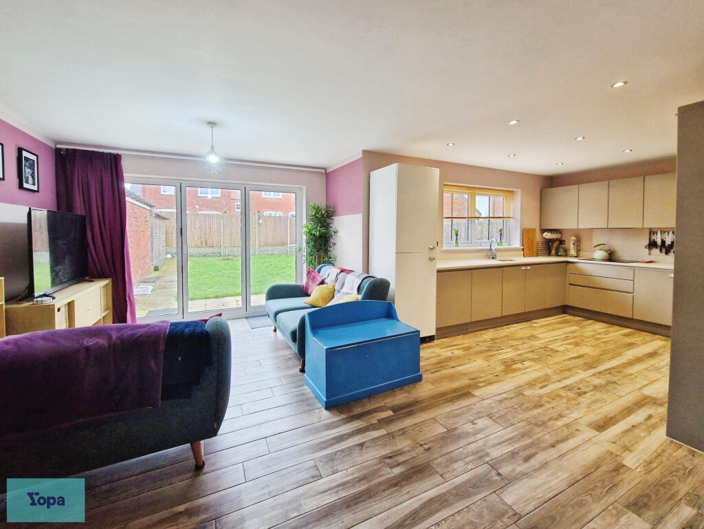 Vicarage Lane, Beckingham, Doncaster, DN10 photo 2