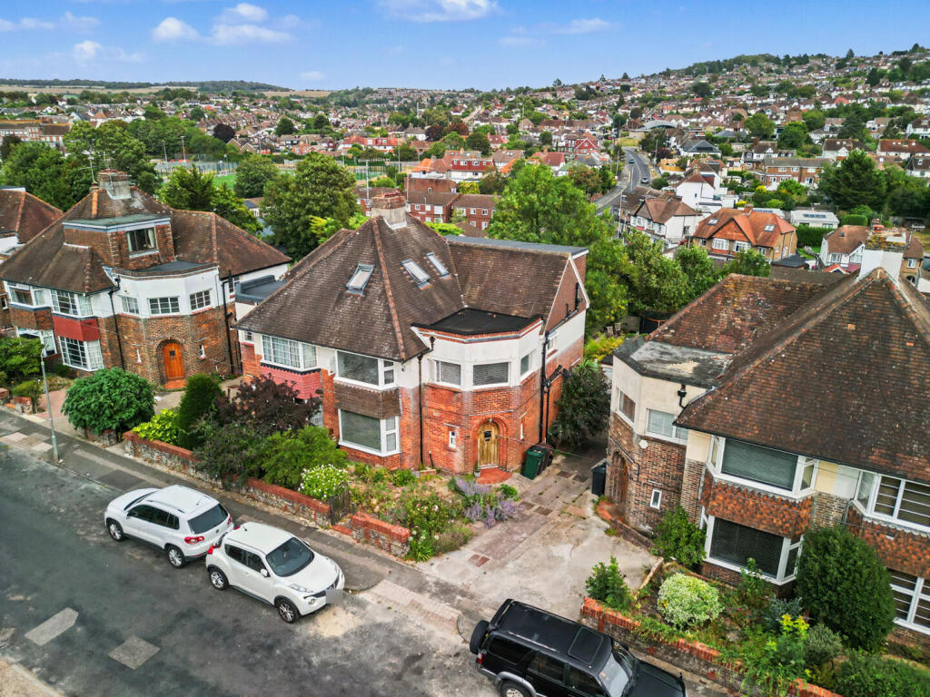 Overhill Drive, Brighton photo 4