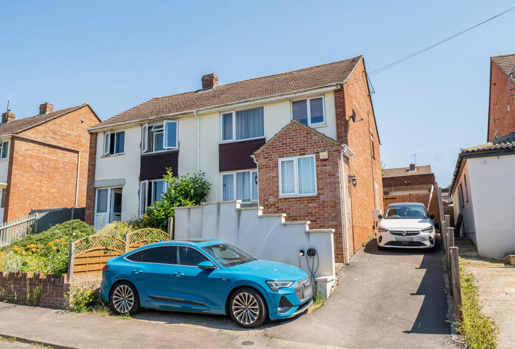 Main image of property: Marling Crescent, Stroud, Gloucestershire, GL5
