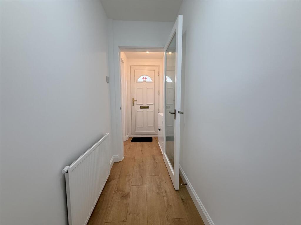 Apartment in Alexandria, West Dunbartonshire - View 4