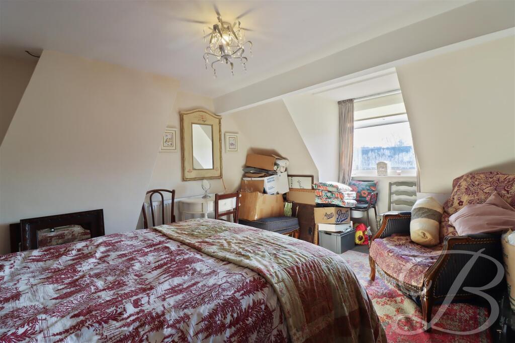 House in Mansfield, Nottinghamshire - View 6