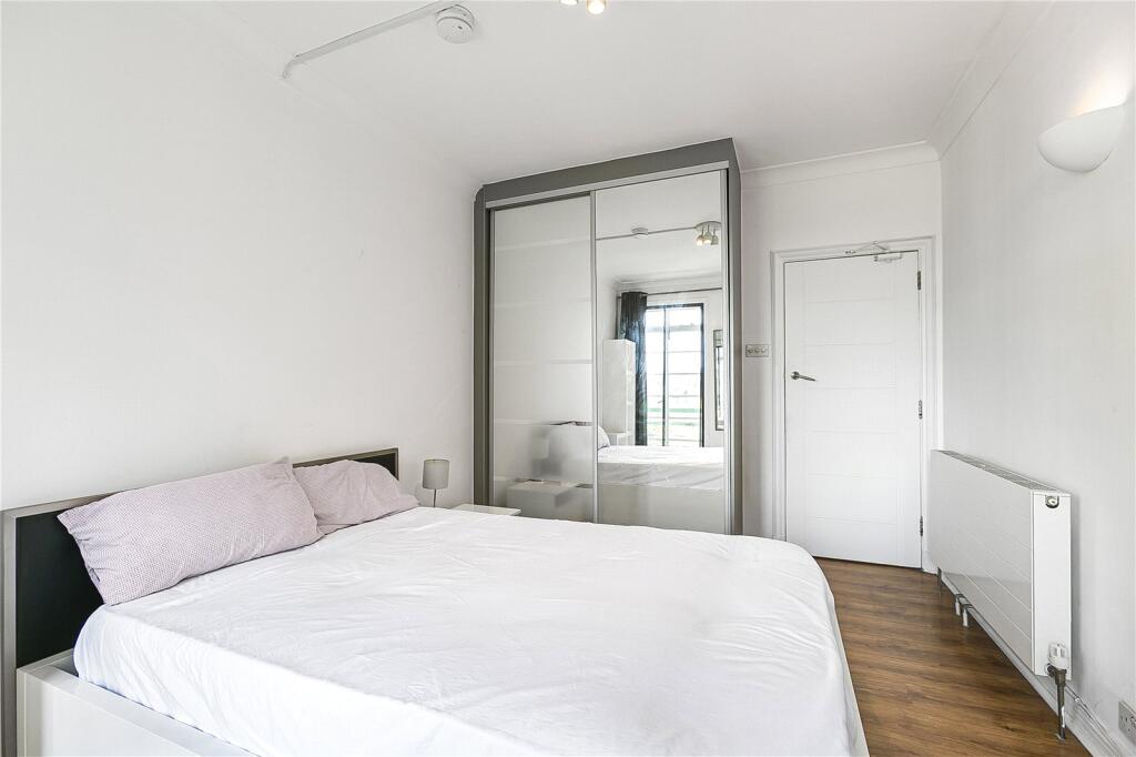 Apartment in London - More