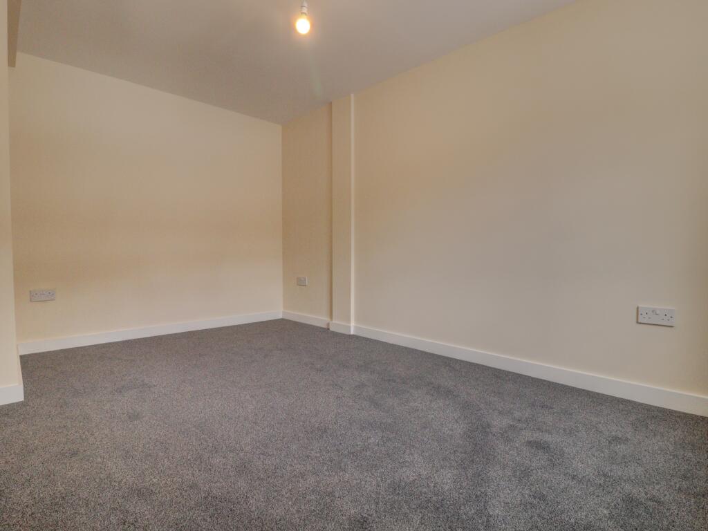 House in West Wycombe, Buckinghamshire - More