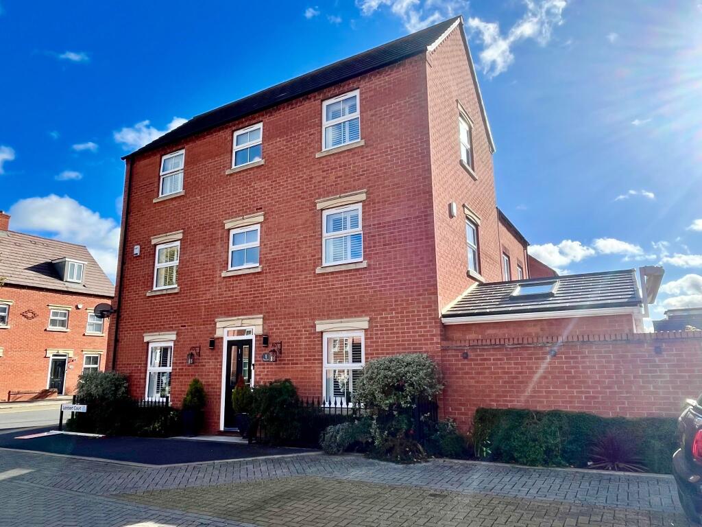 4-bed house on Lambert Court, Newport Pagnell, £475,000