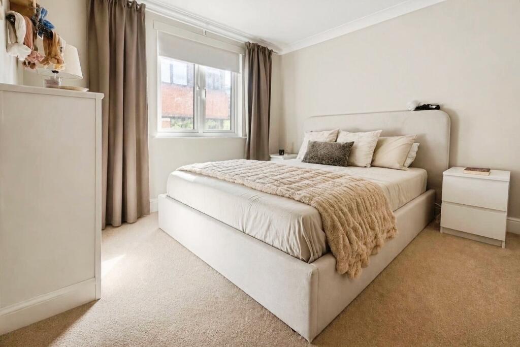 House in Reading - View 5