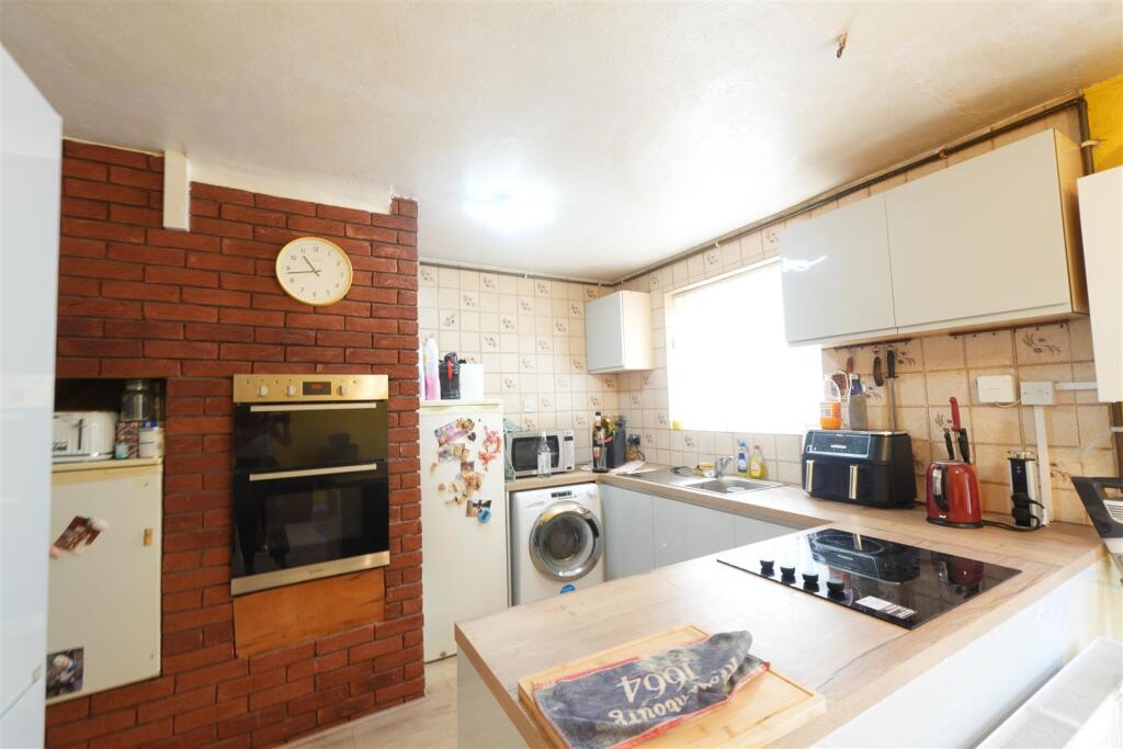 House in Eton Wick, Windsor and Maidenhead - View 5