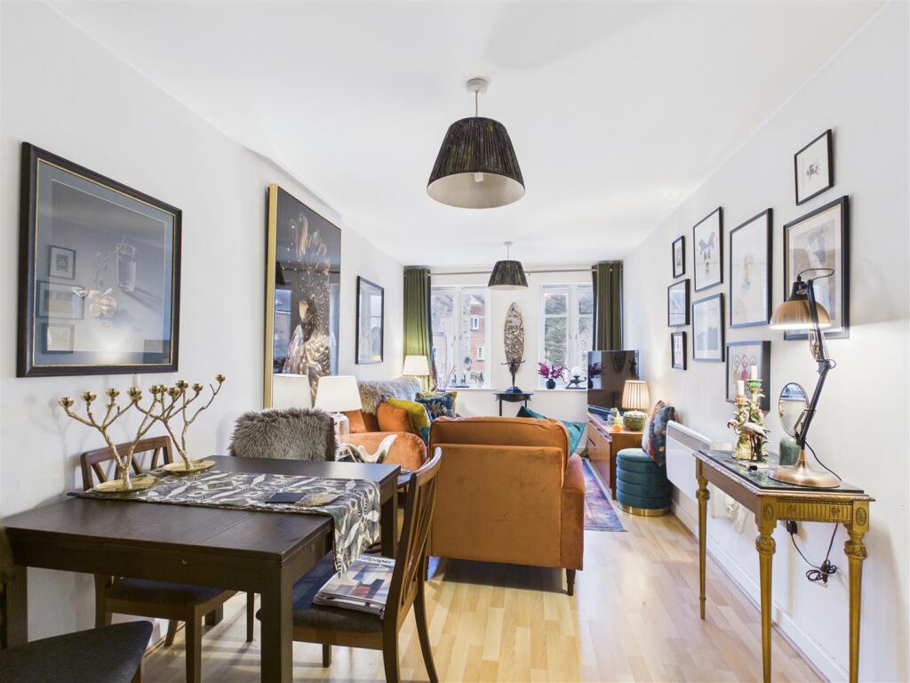 Main image of property: Whinbush Road, Hitchin