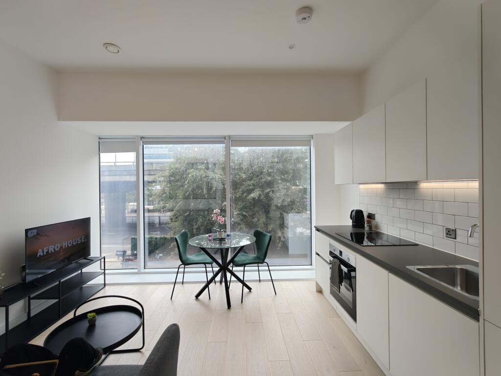 Apartment in Twickenham - View 2