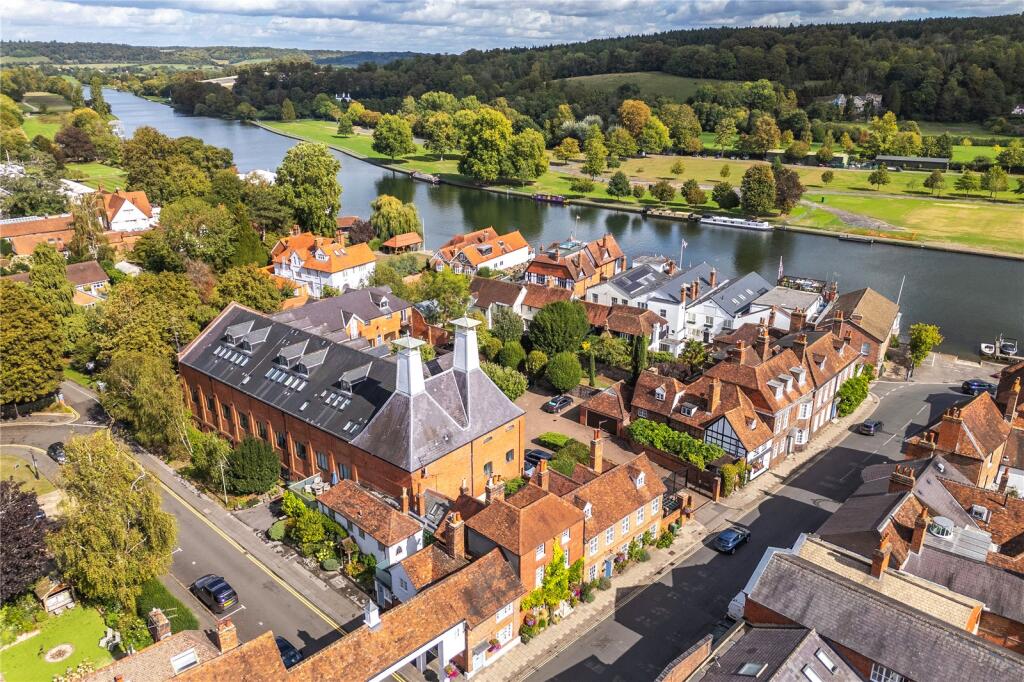 Main image of property: New Street, Henley-on-Thames, Oxfordshire, RG9