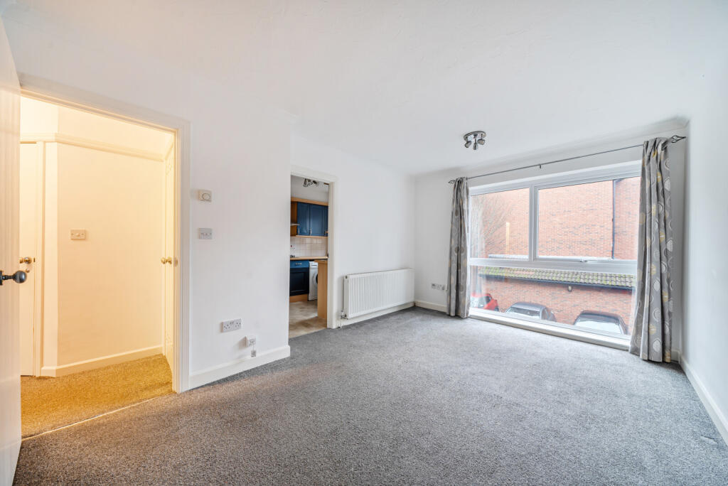 Laleham Road, Shepperton, TW17 photo 3