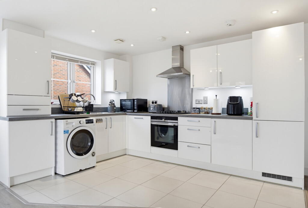Apartment in Twickenham - View 4
