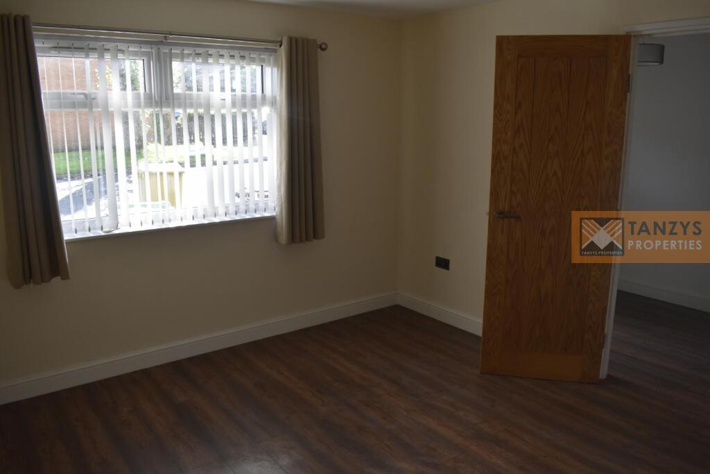 House in Bolton - View 5