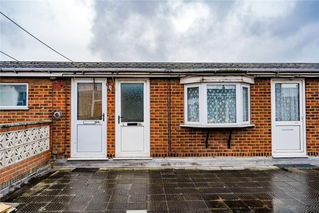 Main image of property: Middlethorpe Road, Cleethorpes, North East Lincolnshire, DN35