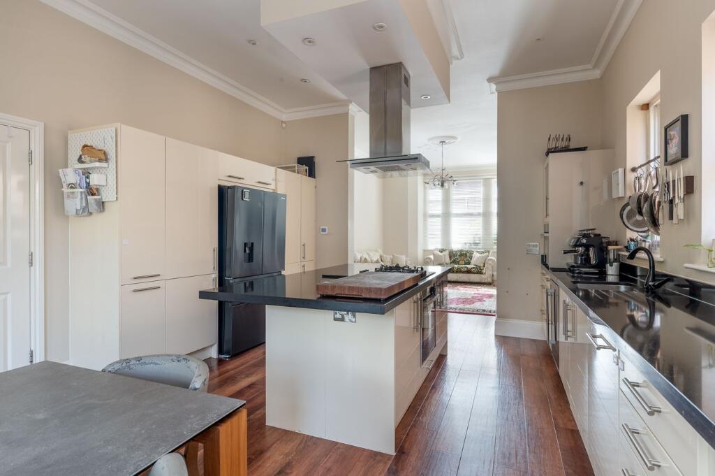 House in Bedford, Harpur - View 4
