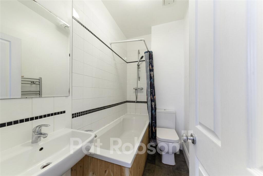Apartment in Newcastle upon Tyne - More