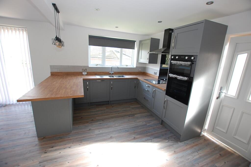 House in Tameside, Greater Manchester - View 4