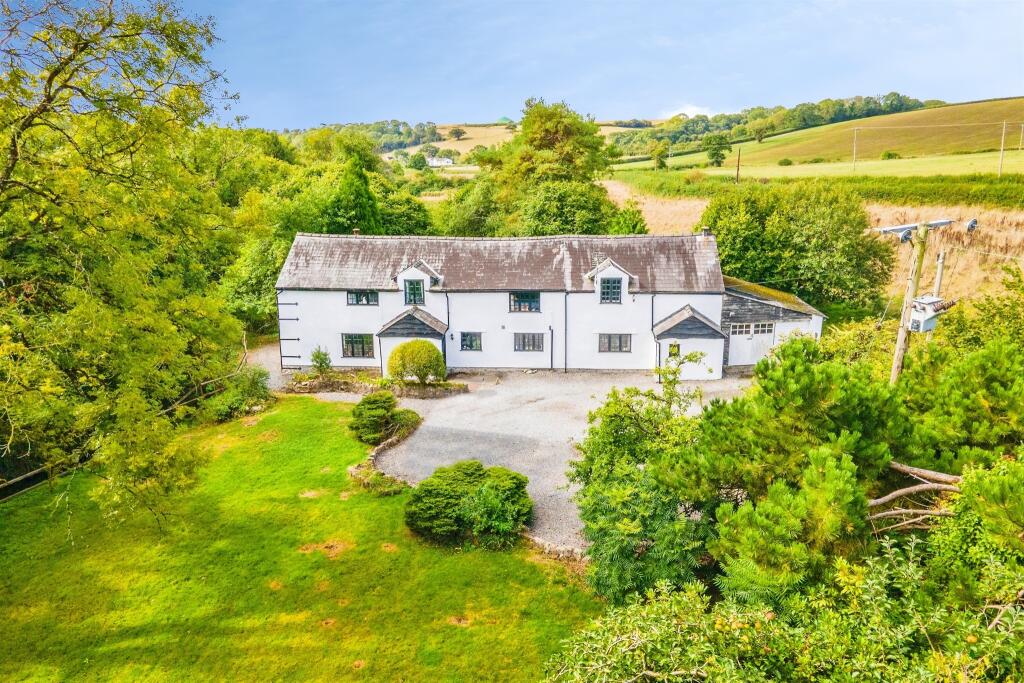 House in Cardiff, Llancarfan