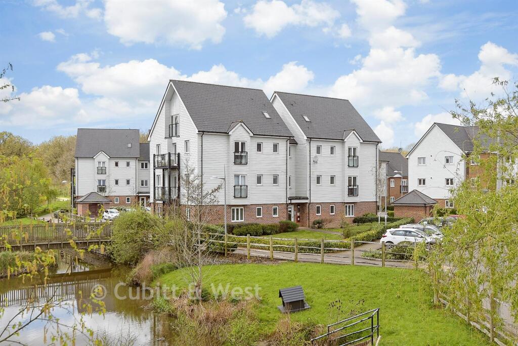 Main image of property: Kilnwood Close, Faygate, Horsham, West Sussex