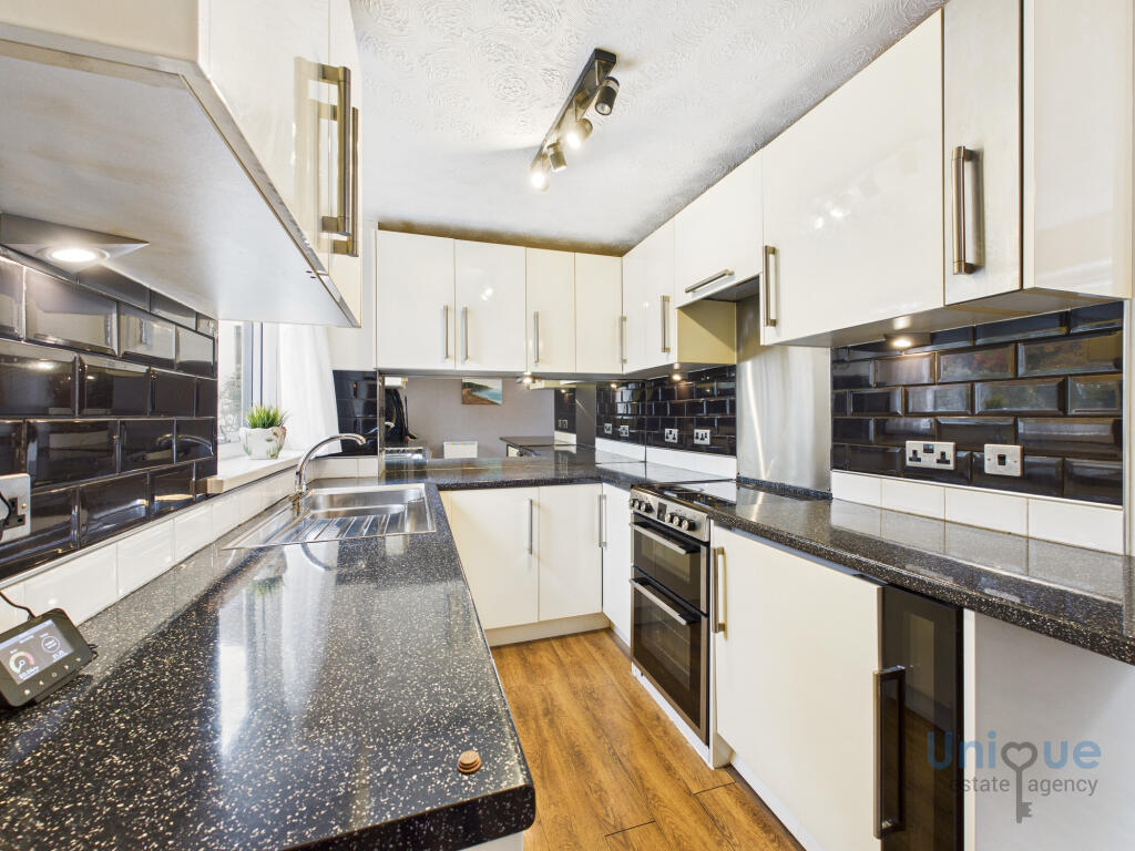 Hoghton Close,  Lytham St. Annes, FY8 photo 3