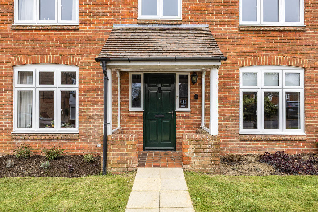 Apartment in East Hampshire, Alton - View 2