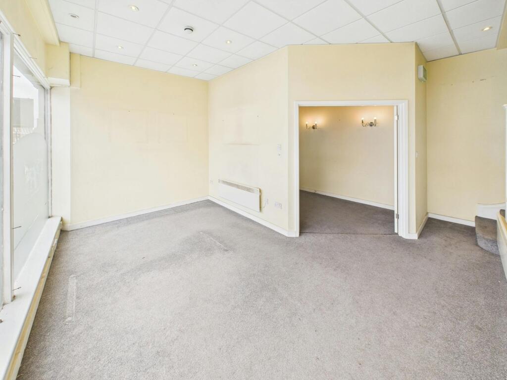 Ground i.jpg