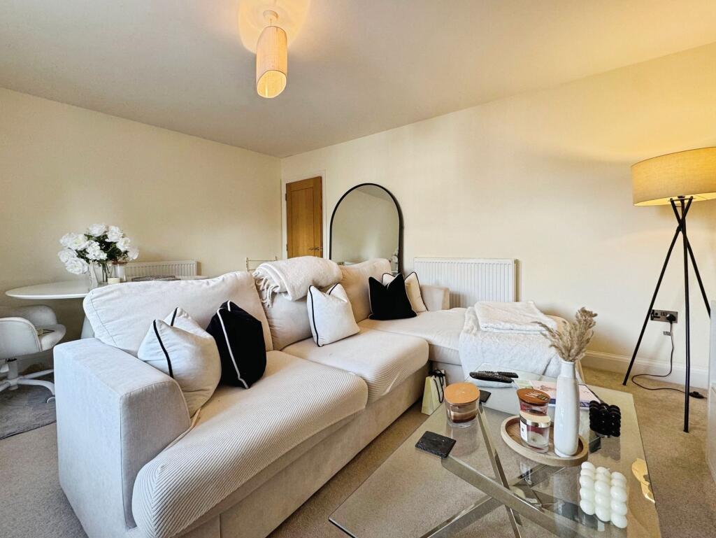 Apartment in Pewsey, Wiltshire - More