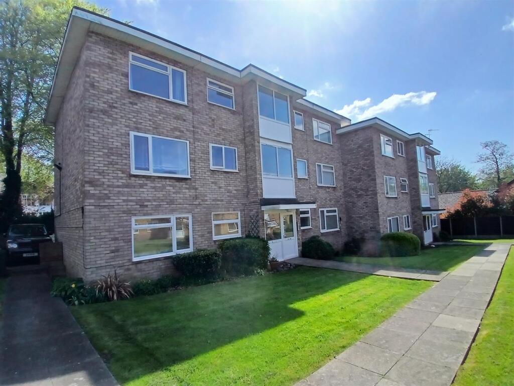 Main image of property: Simon Close, Attleborough, Nuneaton