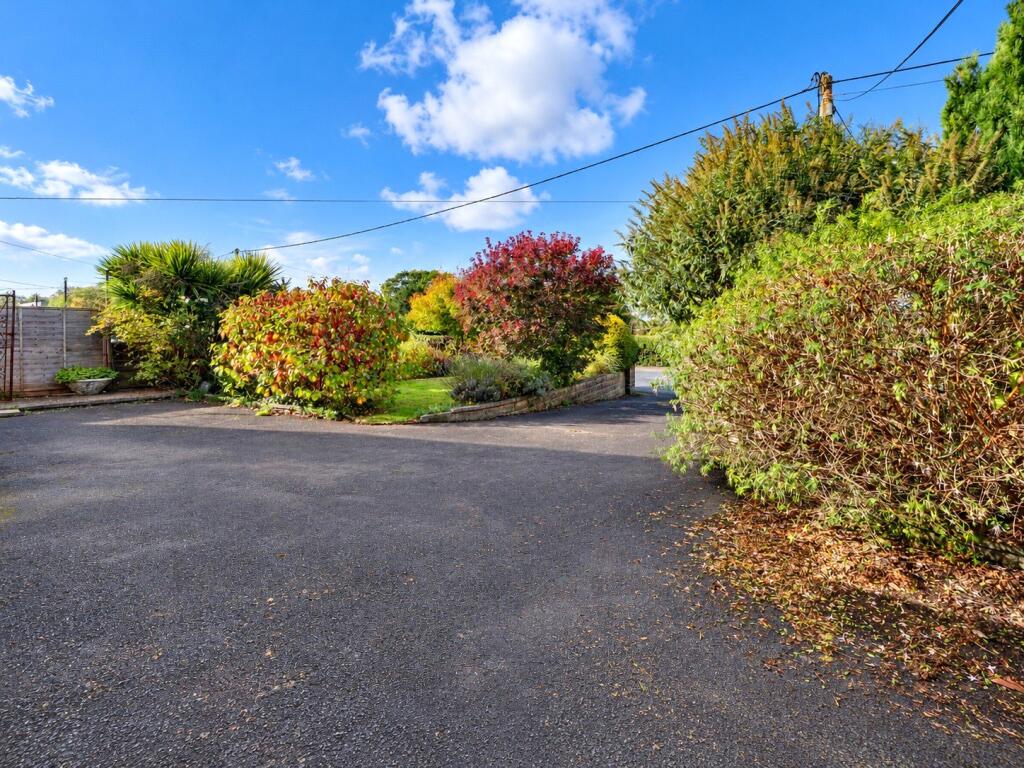 Yelland Road, Fremington, Barnstaple, Devon, EX31 photo 3