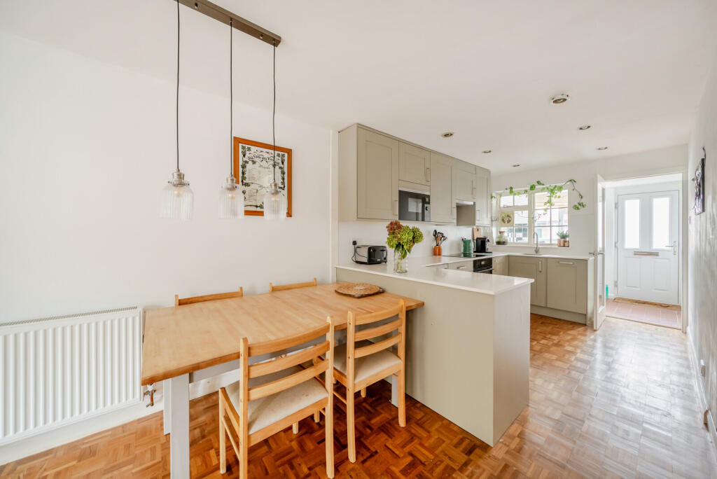 Sunnyside Road, Teddington, TW11 photo 4