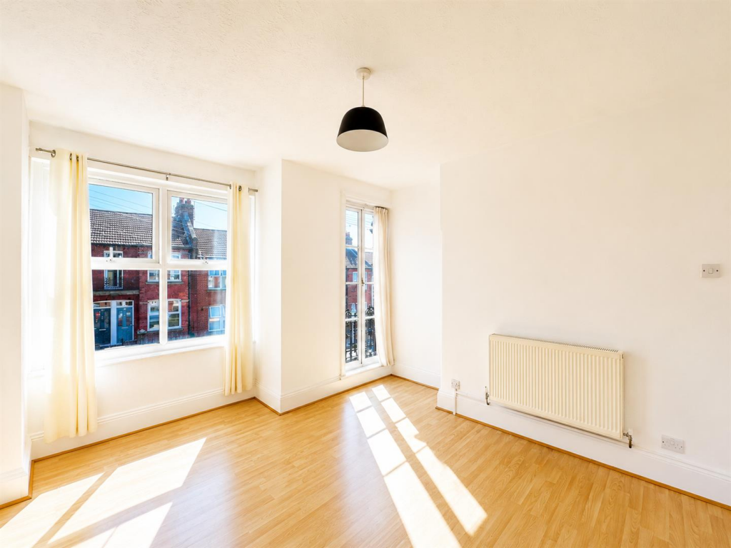 Apartment in Brighton - View 4