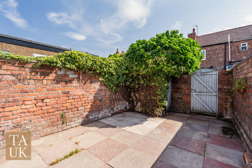 House in West Kirby, Grange - View 3