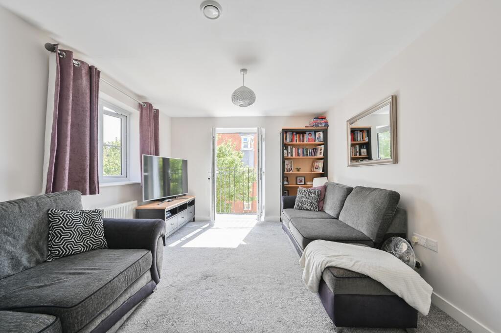Apartment in Watford - View 4