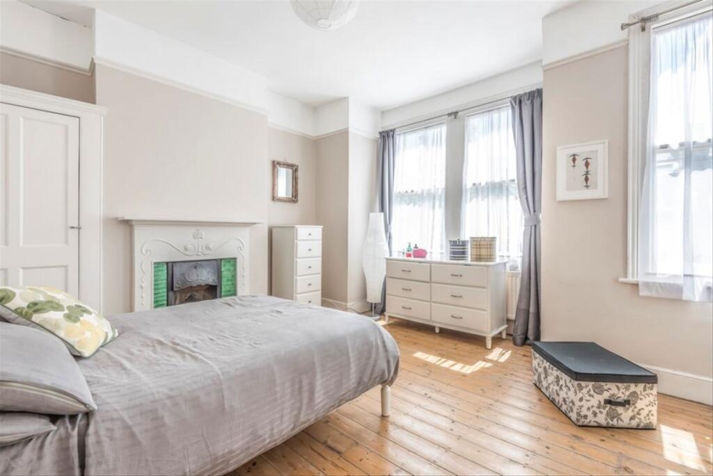 House in London - View 5