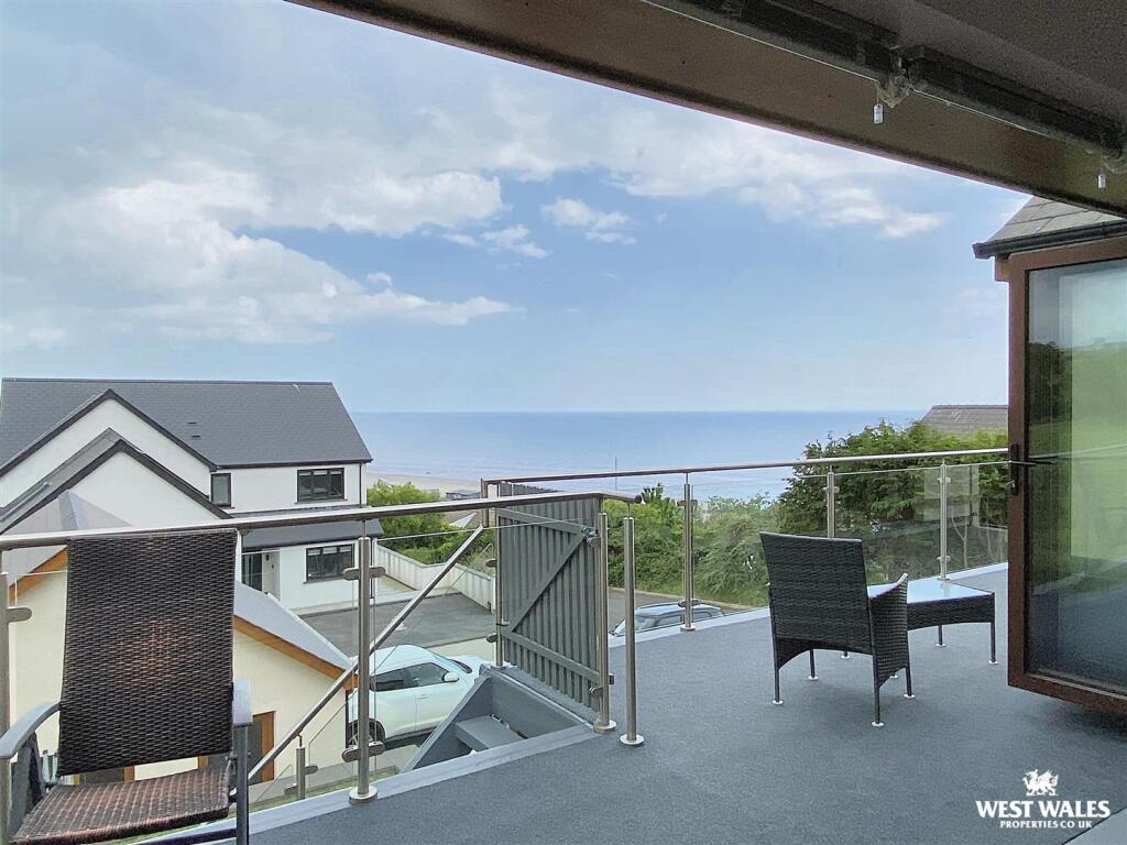 Main image of property: Pendine, Carmarthen